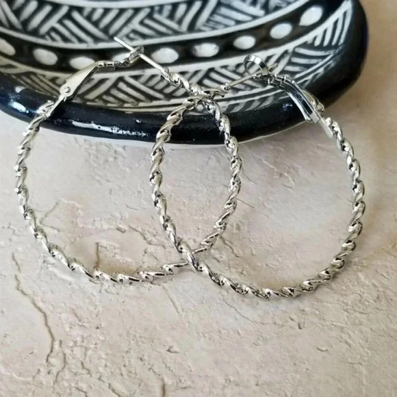 Modern Twisted Rope Silver Tone Round Hoop Earrings 40mm 1.6" Long Leverback - Picture 4 of 6